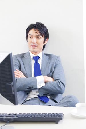 書類のデータ化で業務効率化を実現！成功事例と最適サービスの選び方ガイド